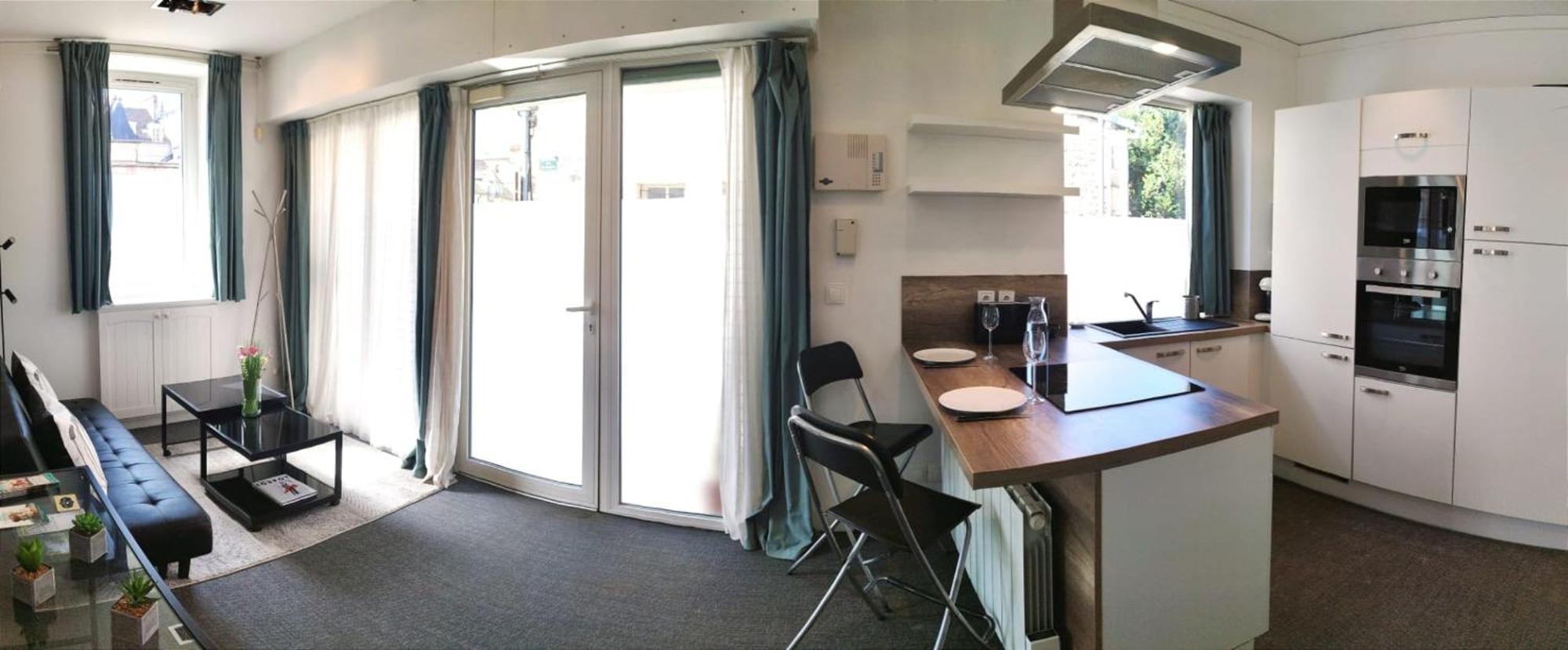 Elegant In The Heart Of Just Steps From The Chateau Apartamento *
